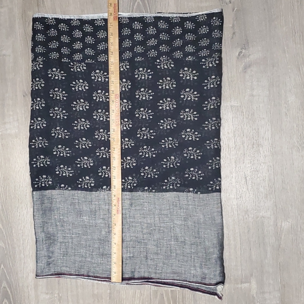 J. Crew linen blend floral scarf women blue gray - Picture 3 of 3